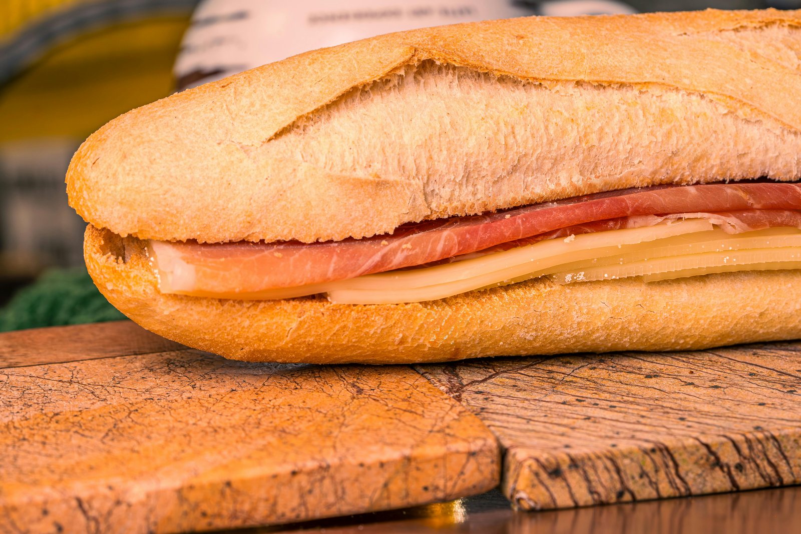 Bocadillo de queso fresco y palometa